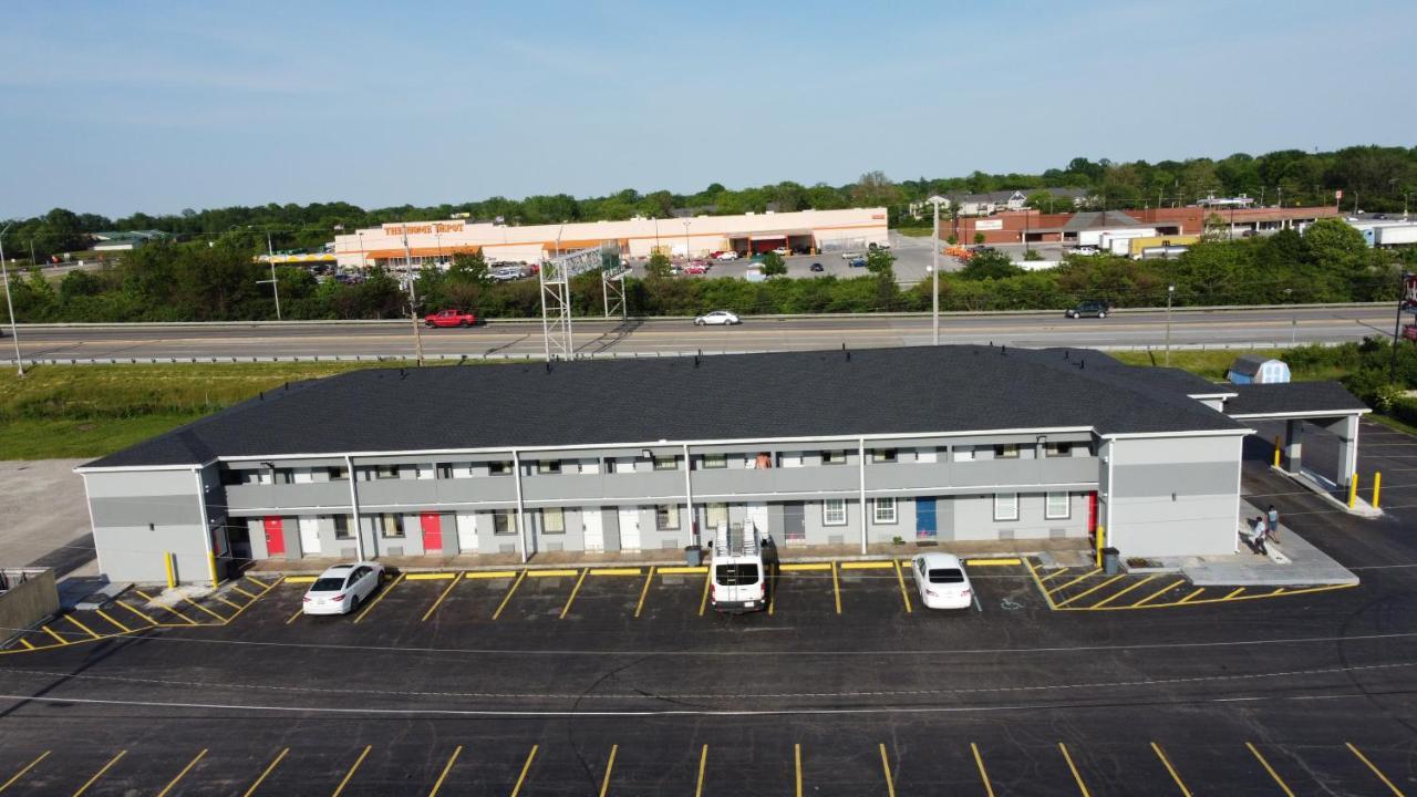 Days Inn By Wyndham Indianapolis East Post Road Ngoại thất bức ảnh
