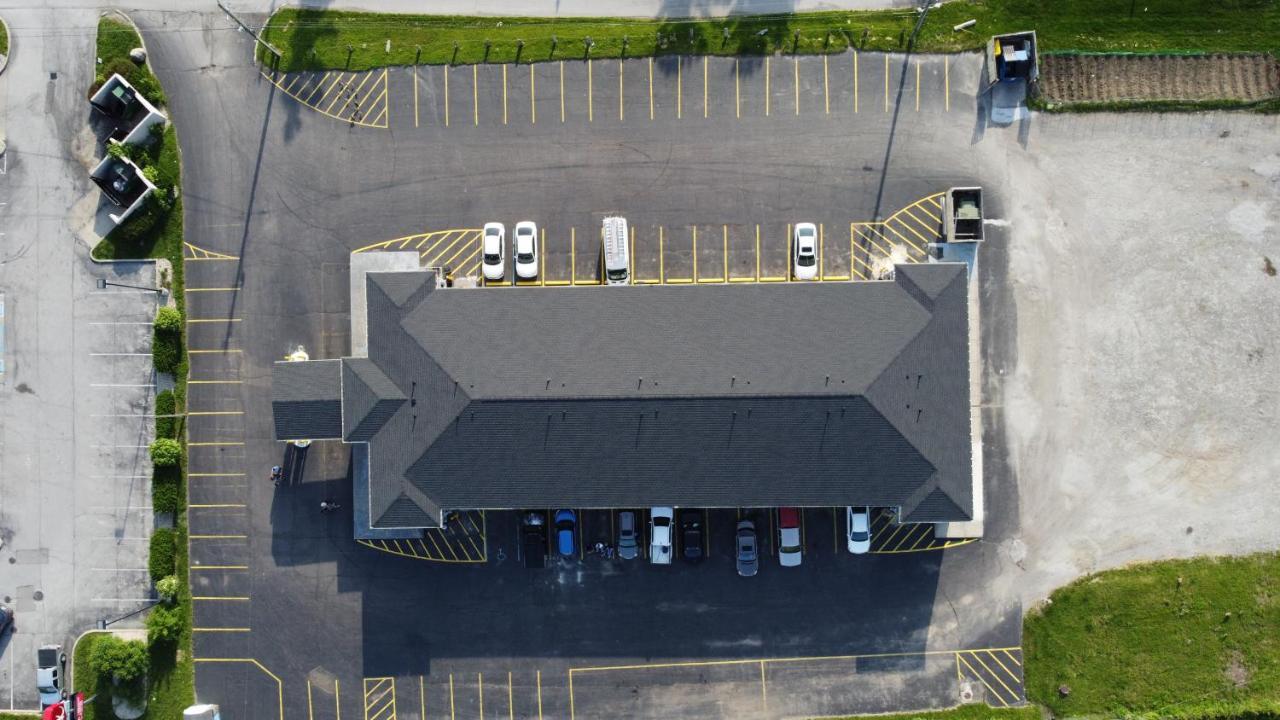 Days Inn By Wyndham Indianapolis East Post Road Ngoại thất bức ảnh