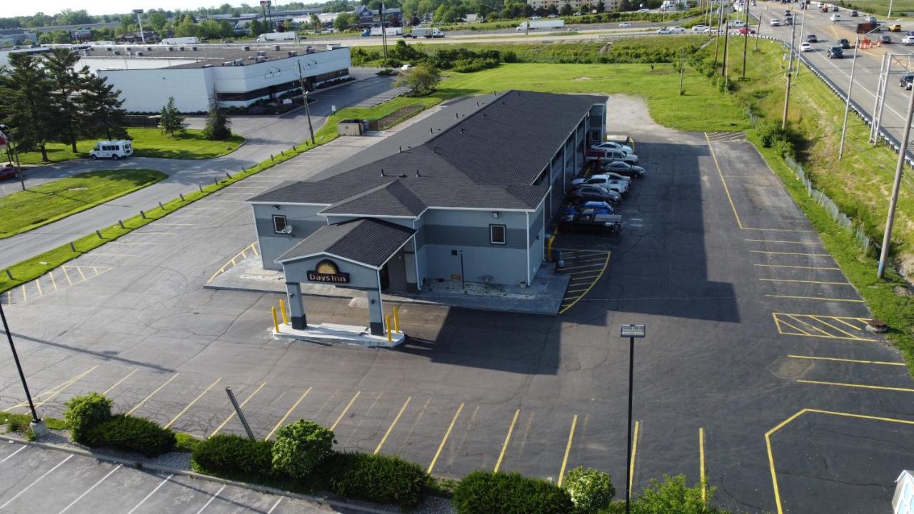 Days Inn By Wyndham Indianapolis East Post Road Ngoại thất bức ảnh