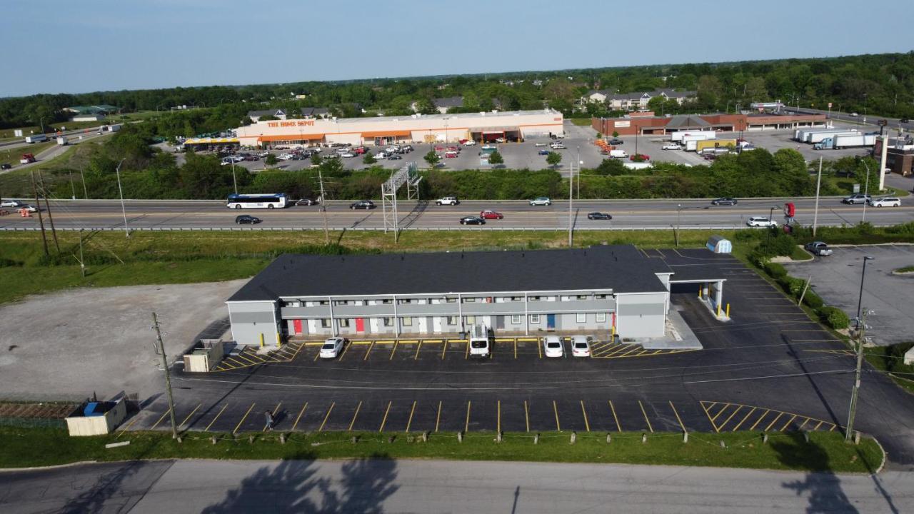 Days Inn By Wyndham Indianapolis East Post Road Ngoại thất bức ảnh