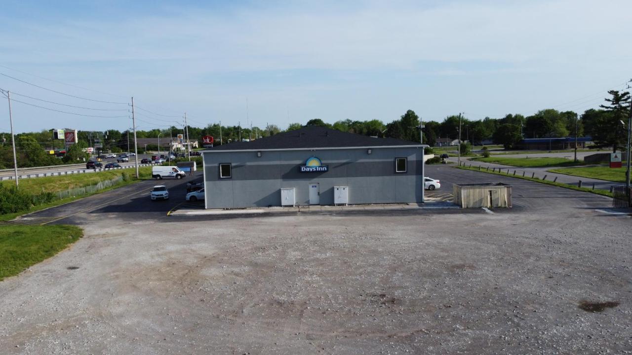 Days Inn By Wyndham Indianapolis East Post Road Ngoại thất bức ảnh