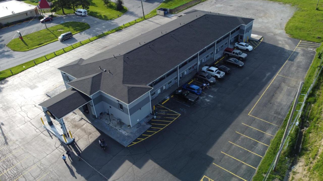 Days Inn By Wyndham Indianapolis East Post Road Ngoại thất bức ảnh