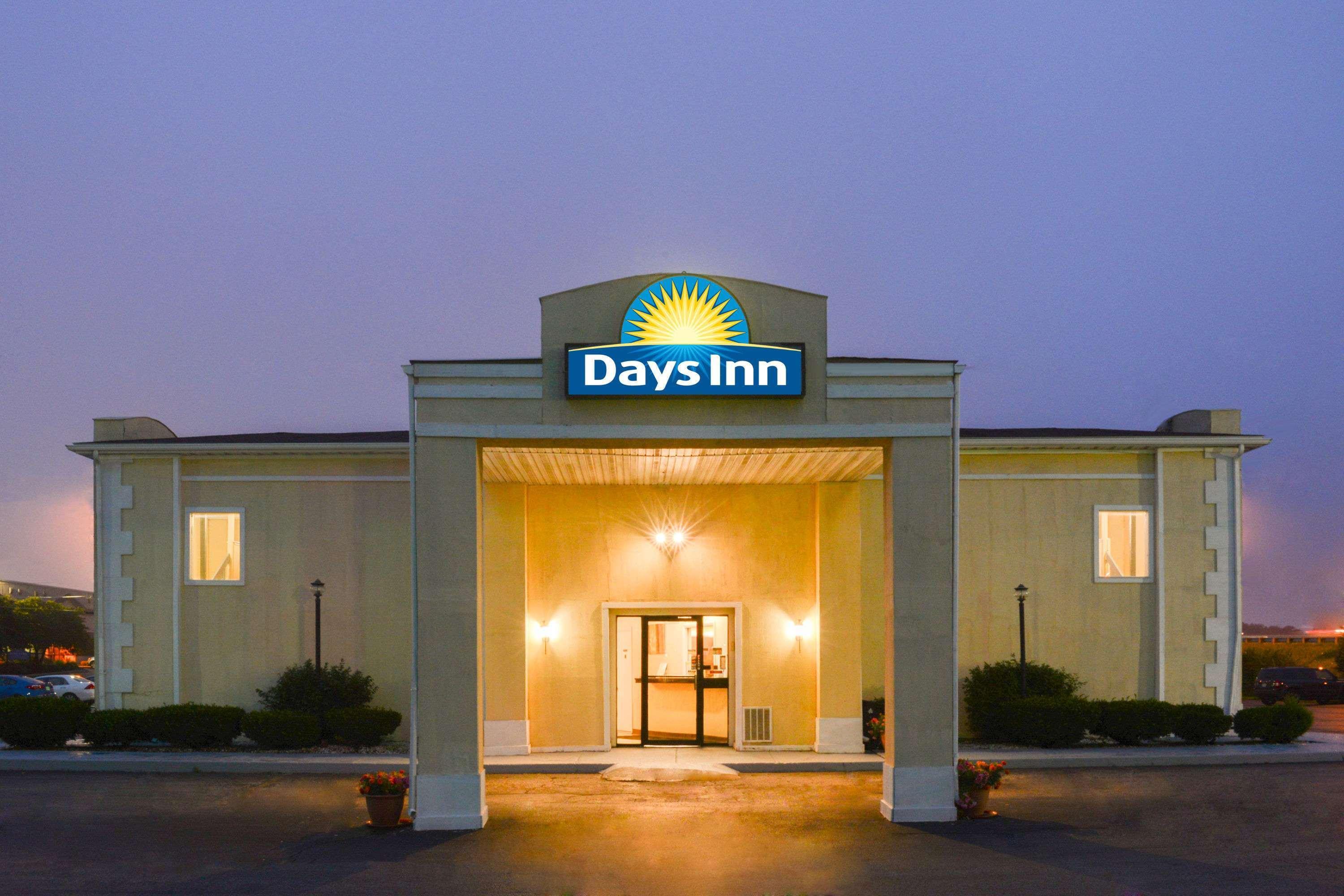 Days Inn By Wyndham Indianapolis East Post Road Ngoại thất bức ảnh