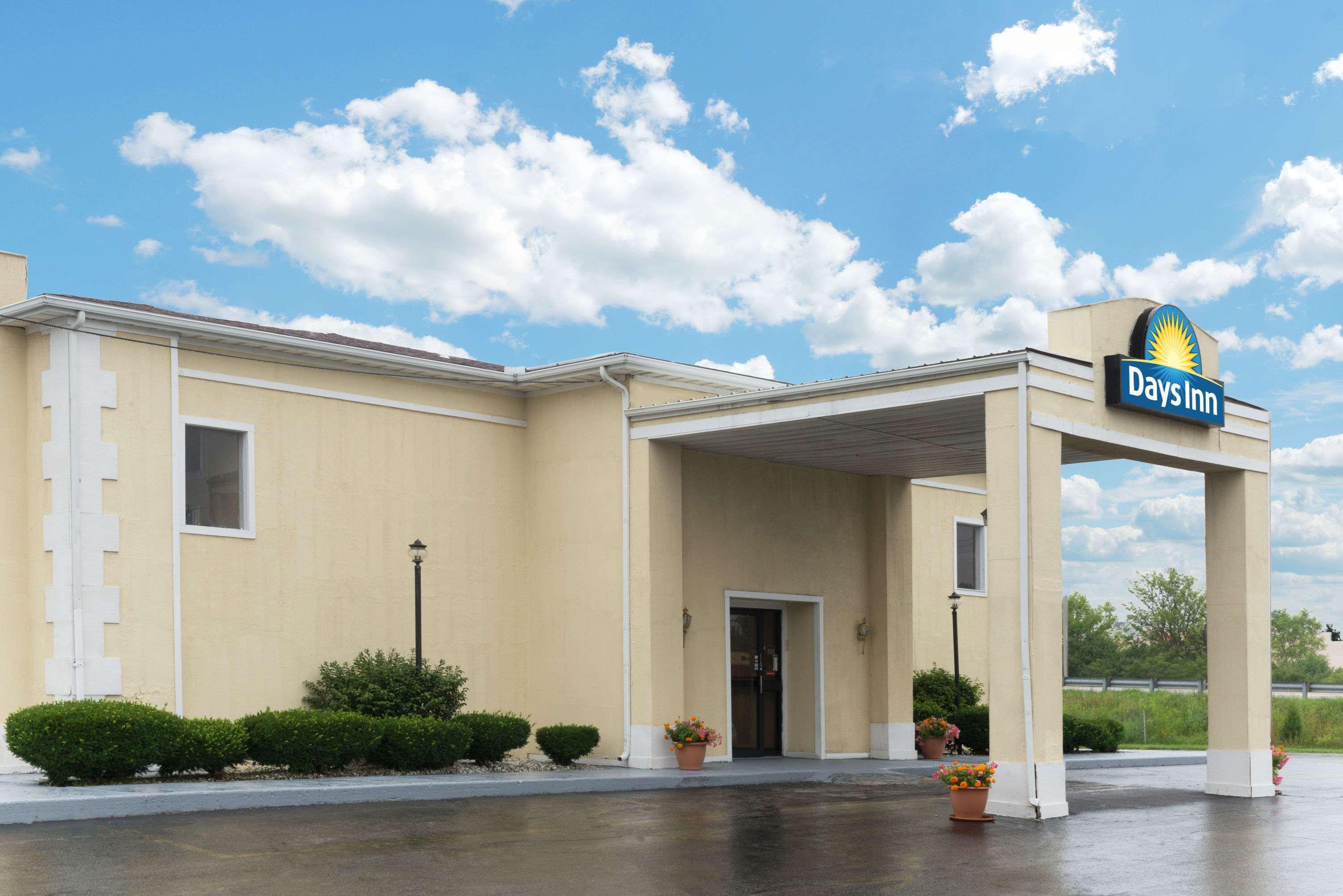 Days Inn By Wyndham Indianapolis East Post Road Ngoại thất bức ảnh