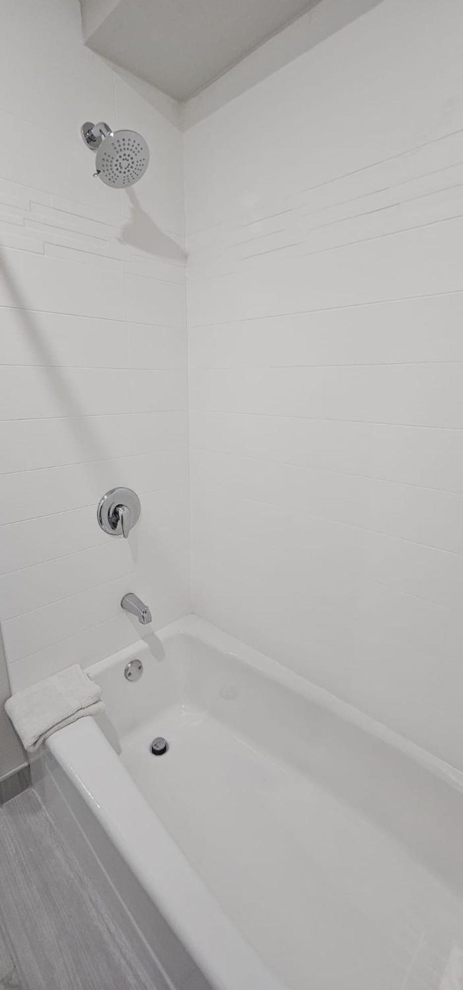 Days Inn By Wyndham Indianapolis East Post Road Ngoại thất bức ảnh